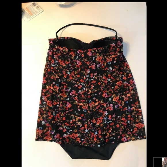 NWT Lauren Ralph Lauren Ditzy Floral Bandeau One Piece Swimsuit [SZ‎ 6 ] - Picture 5 of 8